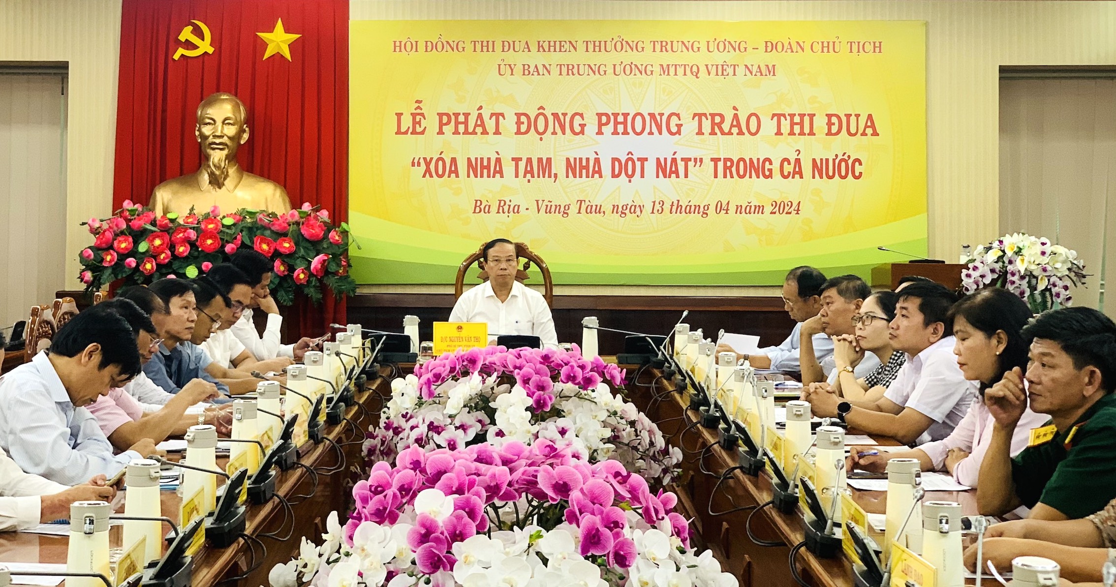 Ông Nguyễn Văn Thọ, Chủ tịch UBND tỉnh, Chủ tịch Hội đồng Thi đua - Khen thưởng tỉnh chủ trì tại điểm cầu Bà Rịa -Vũng Tàu.