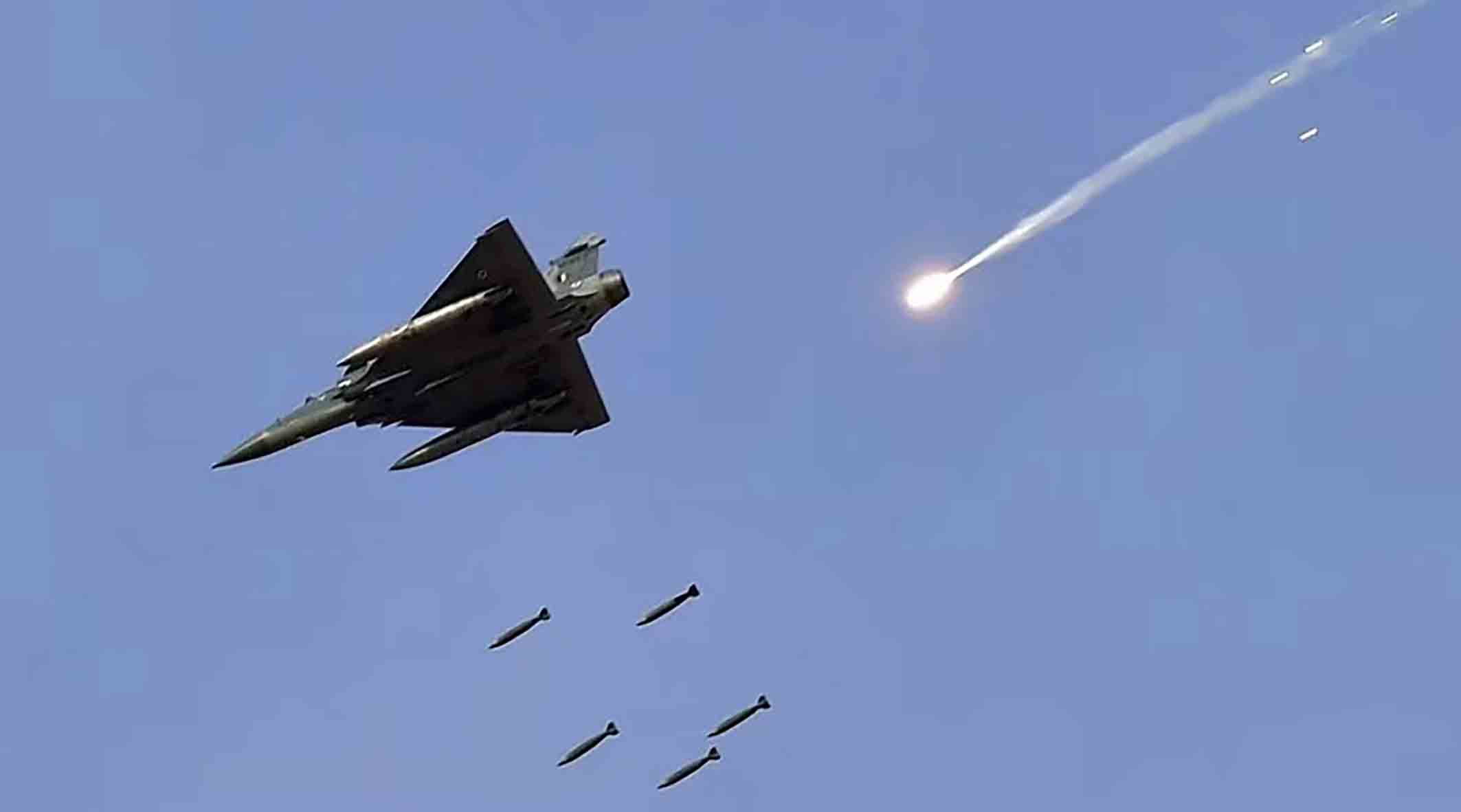 Không quân Ấn Độ phóng thử thành công tên lửa đạn đạo không đối đất Crystal Maze 2.