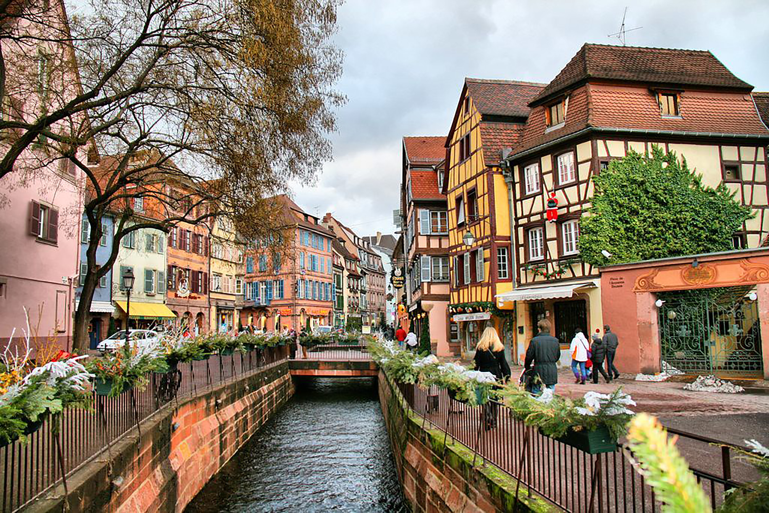 Colmar trầm mặc với lối kiến trúc cộng hưởng hài hòa giữa cổ điển và hiện đại.