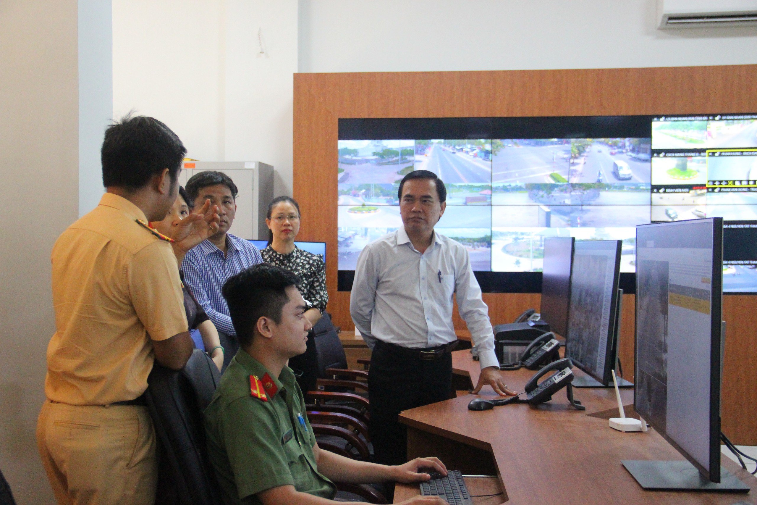 Phòng CSGT, Công an tỉnh giới thiệu chức năng, hiệu quả đem lại từ Hệ thống camera giao thông.