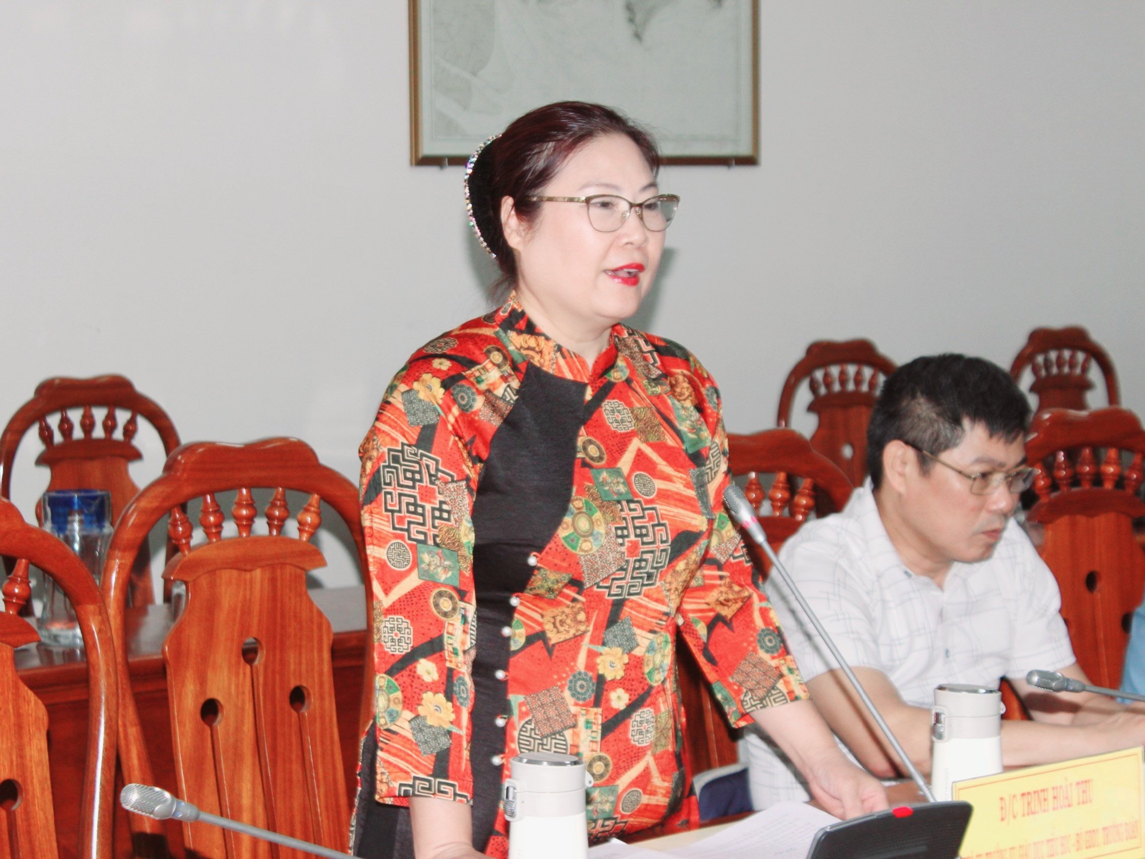 Bà Trịnh Hoài Thu, Trưởng đoàn Kiểm tra của Bộ GD-ĐT phát biểu kết luận.