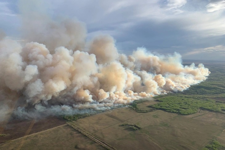 Cháy rừng đang hoành hành tỉnh Alberta, Canada, ngày 10/5/2024.