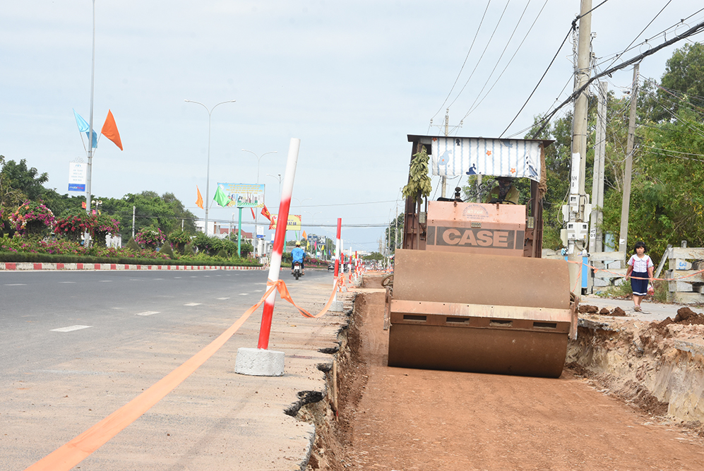 Thi công dự án đường ĐT994 đoạn qua huyện Long Điền.