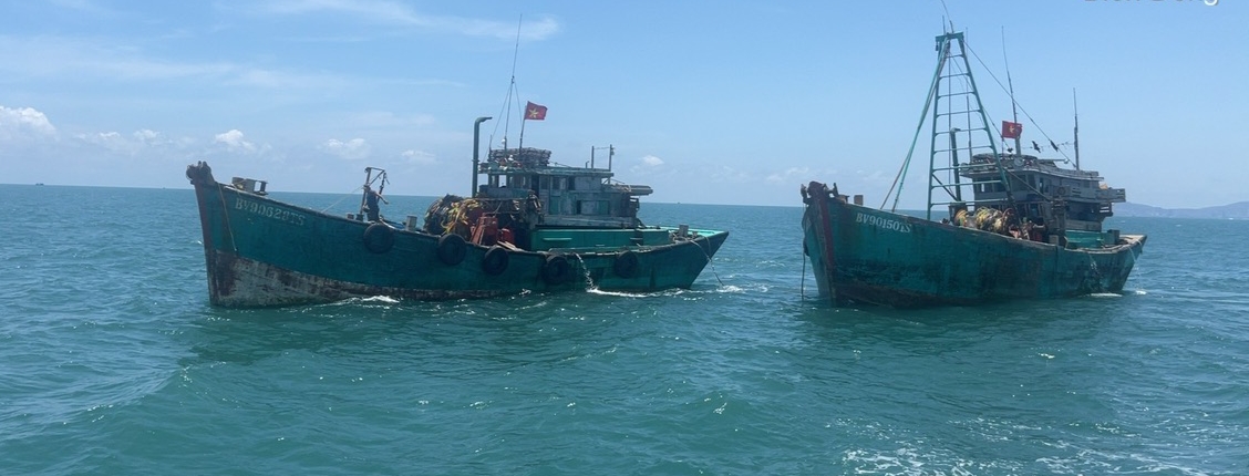 2 tàu cá BV-90150-TS và BV-90628-TS vi phạm đánh bắt hải sản không theo quy định chống khai thác IUU. 