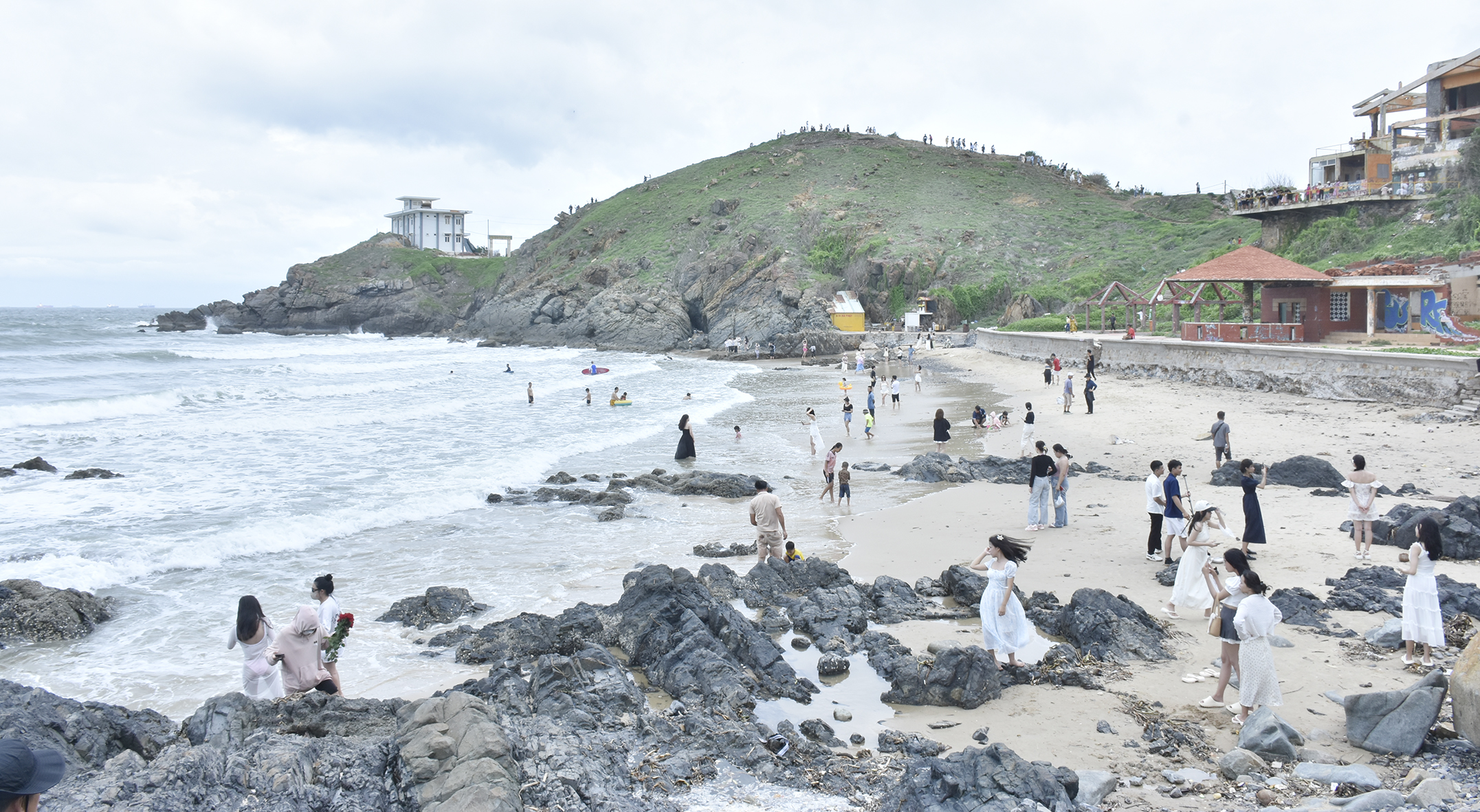 Video: Khảo sát điểm tắm biển mới ở bãi Vọng Nguyệt và Bãi Trước