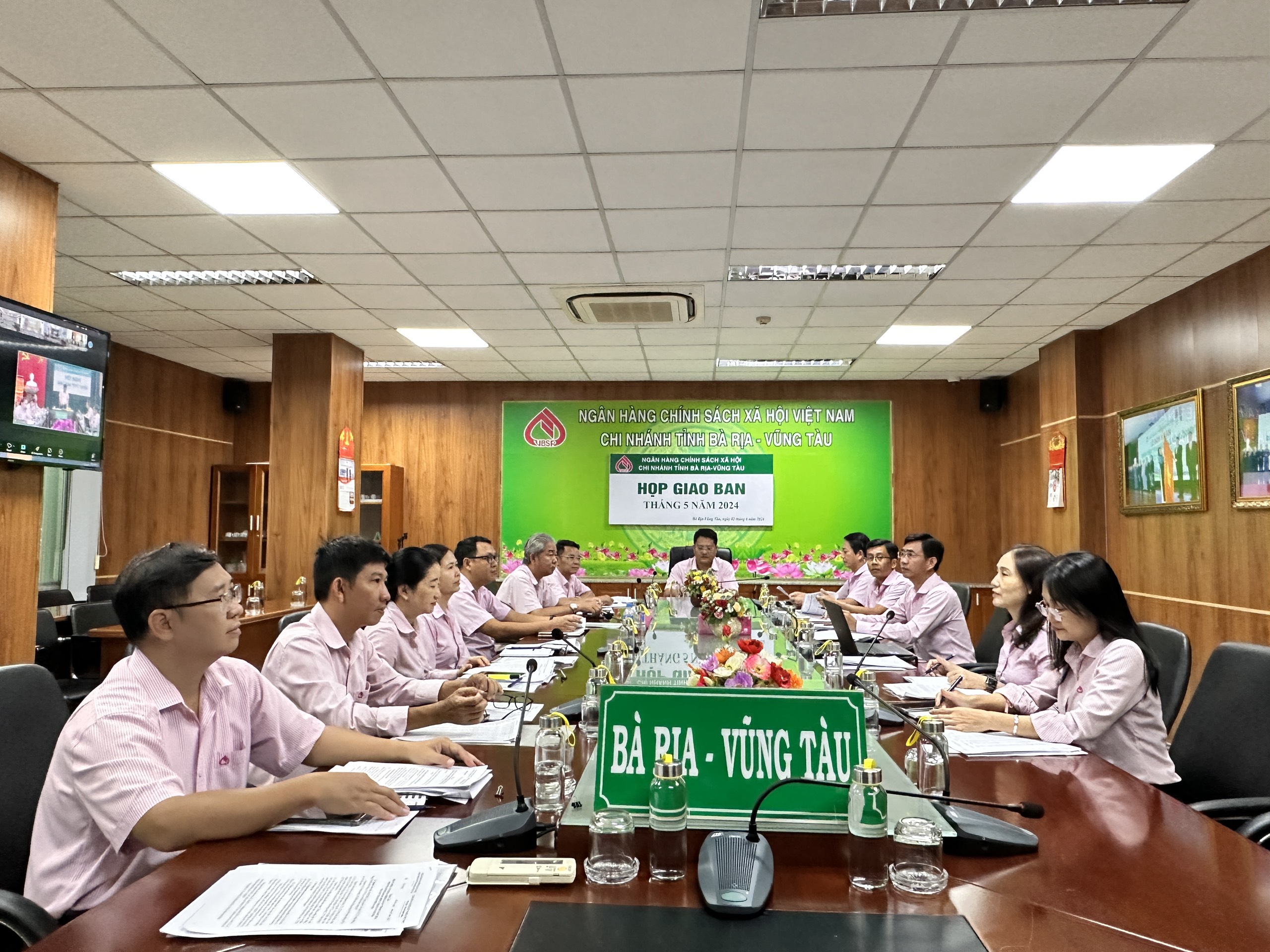 Lãnh đạo NHCSXH tỉnh tham gia họp giao ban trực tuyến tại điểm cầu Bà Rịa - Vũng Tàu.