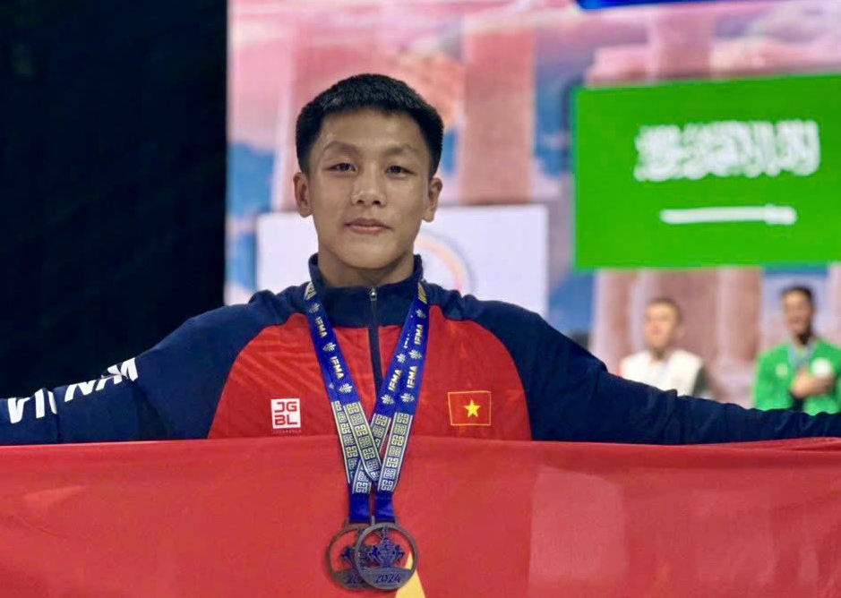 Võ sĩ Nguyễn Hoàng Minh thuộc tuyến tuyển, đội tuyển Muay Bà Rịa - Vũng Tàu giành HCĐ tại giải vô địch Muay thế giới 2024.