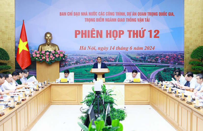 Thủ tướng Phạm Minh Chính phát biểu kết luận phiên họp. Ảnh: NHẬT BẮC