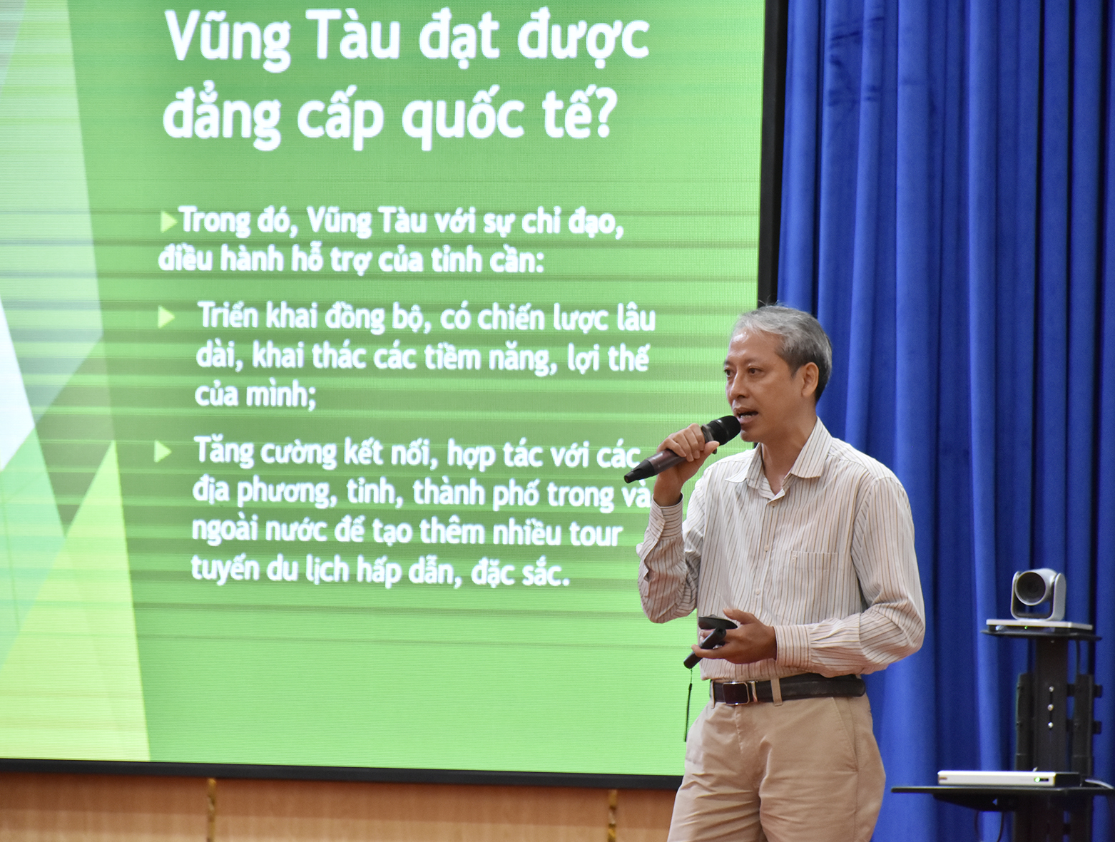 KTS Nguyễn Đức Lập, Giám đốc Trung tâm quy hoạch xây dựng tỉnh cho rằng đề án cần gợi ý thêm những sản phẩm khai thác view biển, view núi tạo điểm nhấn kiến trúc độc đáo cho Vũng Tàu.