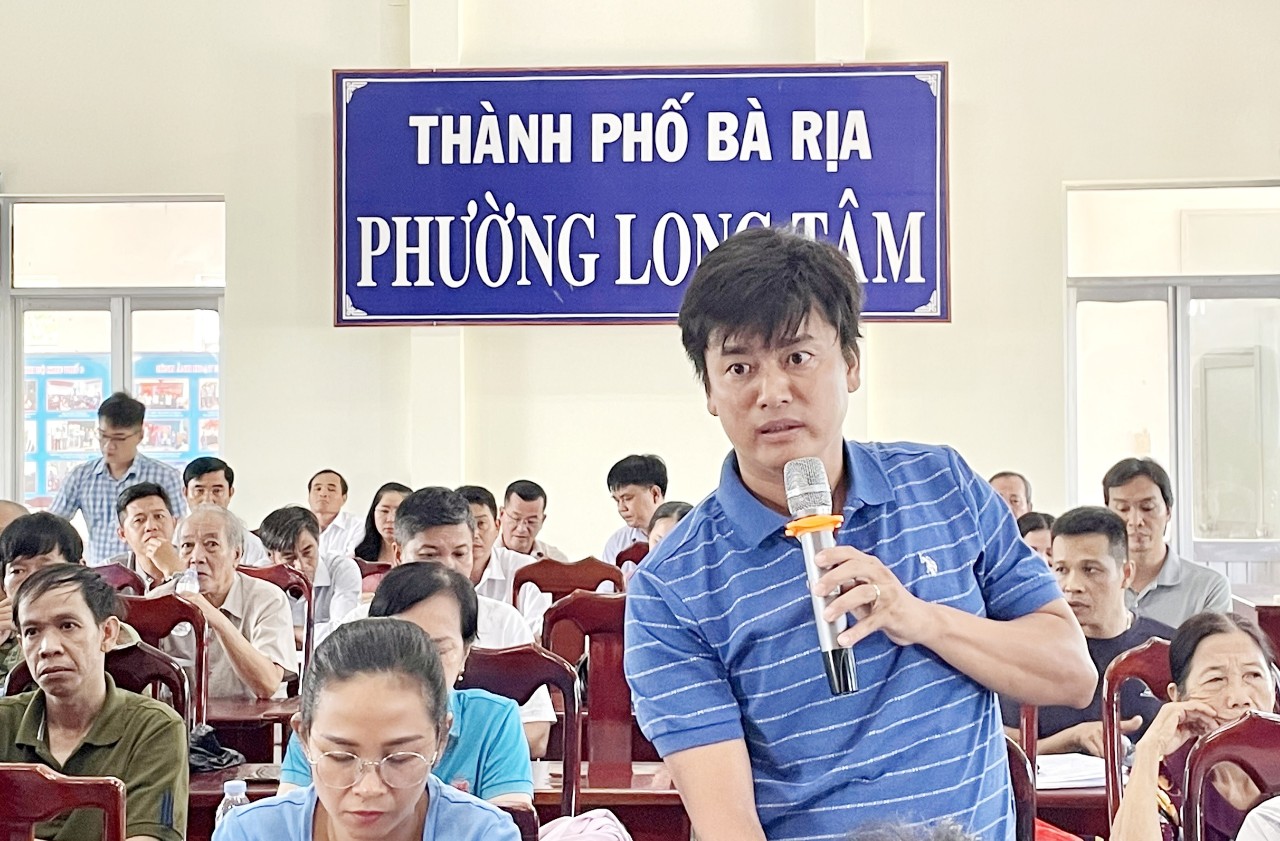 Người dân trong khu vực bị ảnh hưởng đề xuất xem xét lại vị trí thửa đất bị thu hồi. Ảnh: Trần Phát