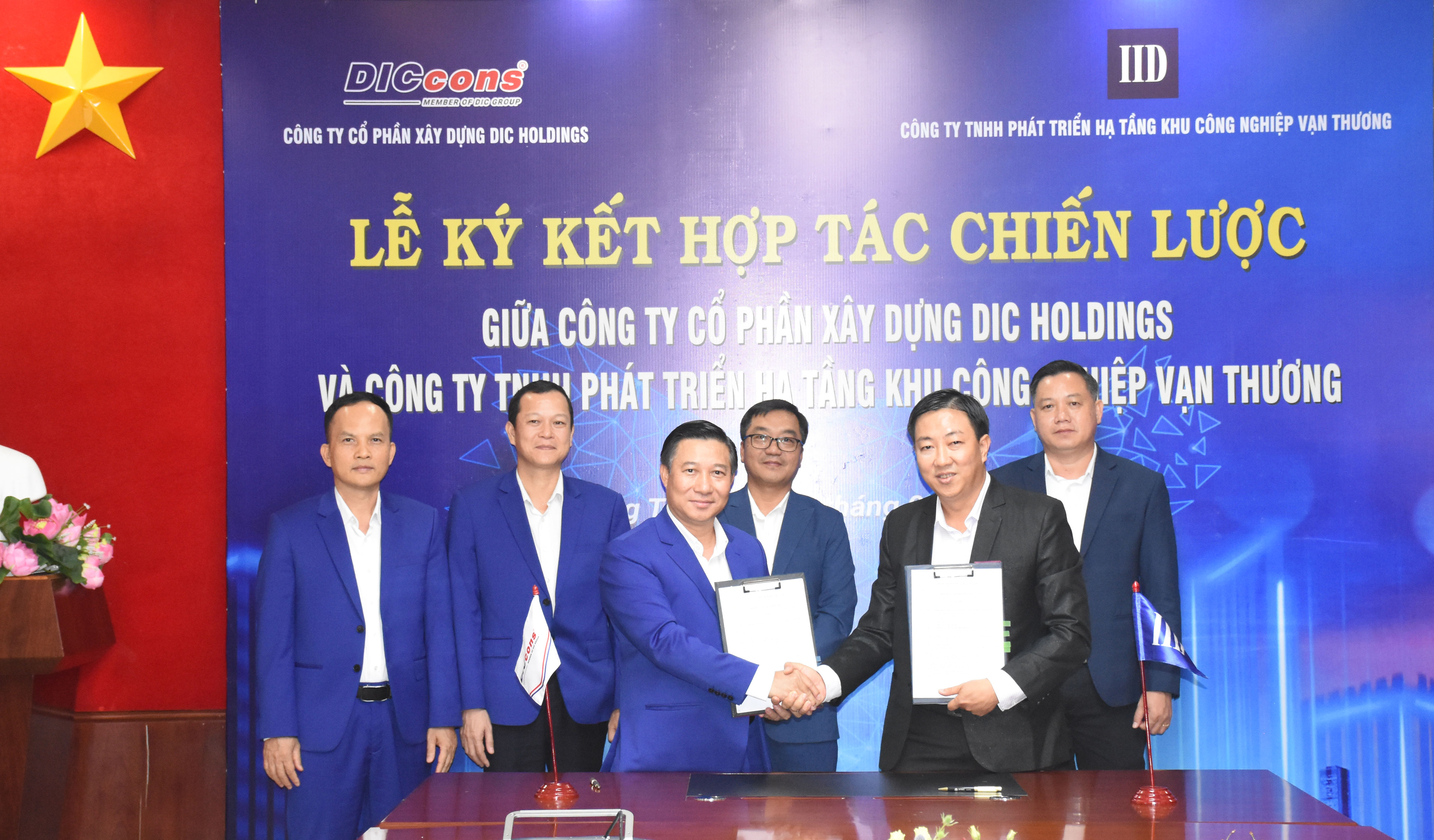 Công ty CP Xây dựng DIC Holdings ký kết hợp tác chiến lược với Công ty TNHH Phát triển hạ tầng KCN Vạn Thương về lĩnh vực thi công đầu tư hạ tầng KCN.