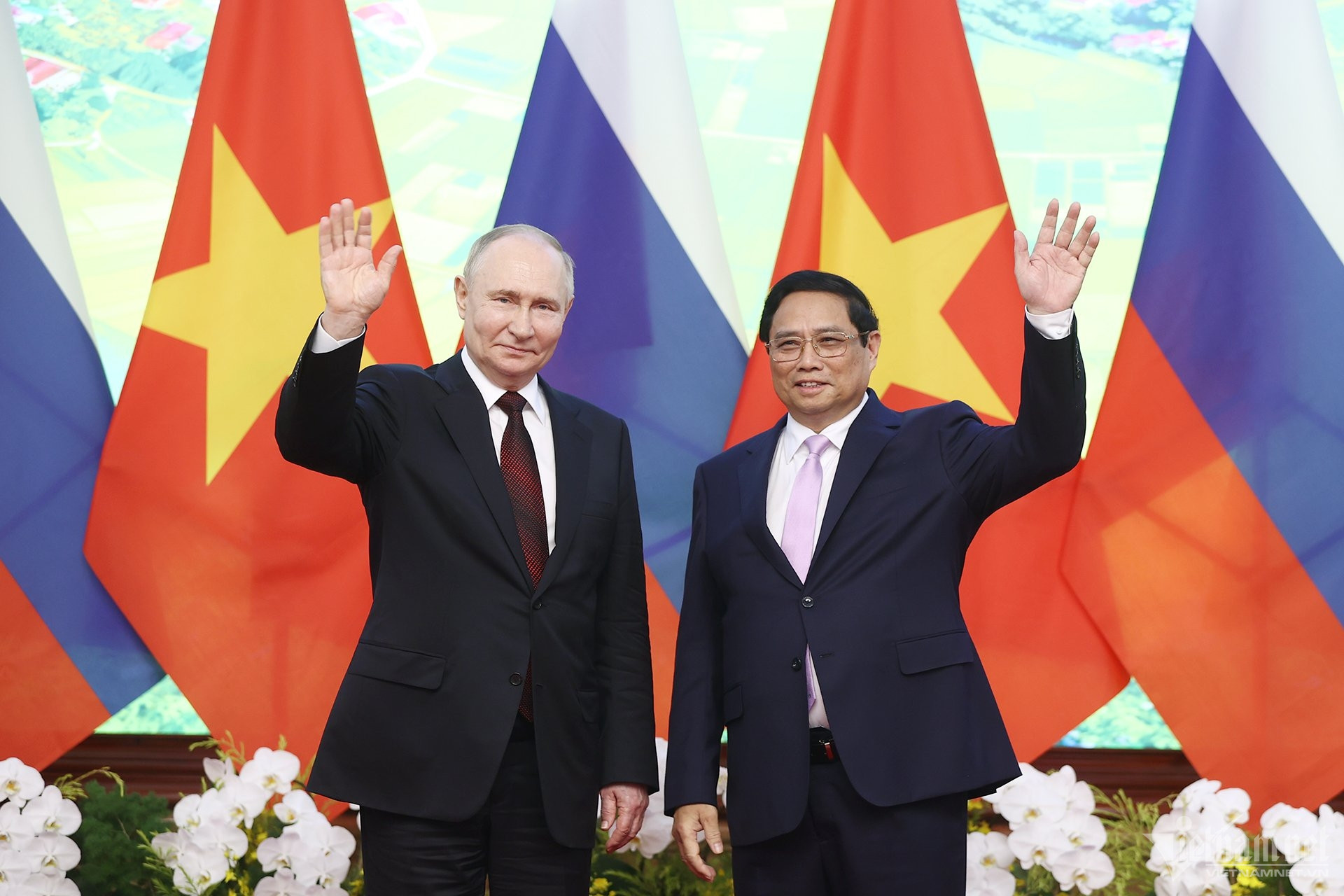 Thủ tướng Phạm Minh Chính và Tổng thống Nga Putin. Ảnh: Phạm Hải