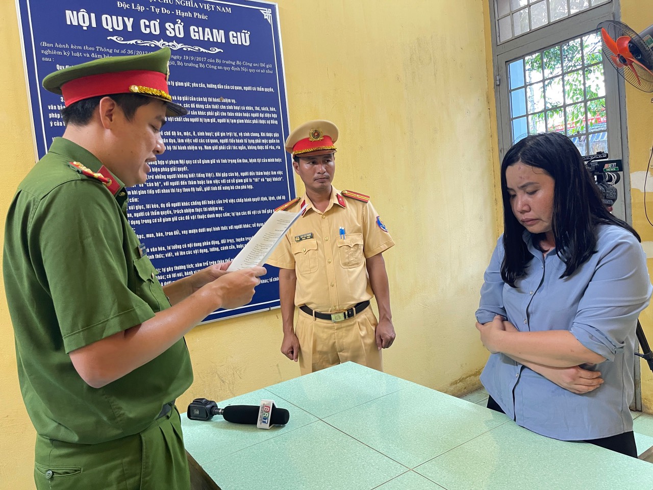 Cơ quan CSĐT (Công an TP.Vũng Tàu) đọc lệnh khởi tố vụ án, khởi tố bị can và lệnh tạm giam đối với Th.