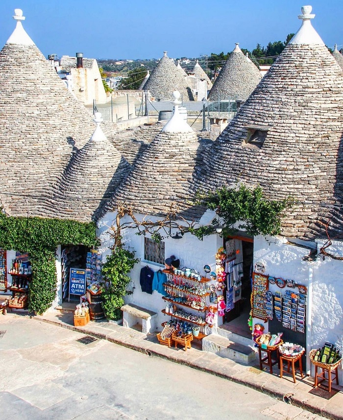 Trulli - những ngôi nhà truyền thống của người dân Alberobello từng được UNESCO công nhận là di sản thế giới năm 1996.