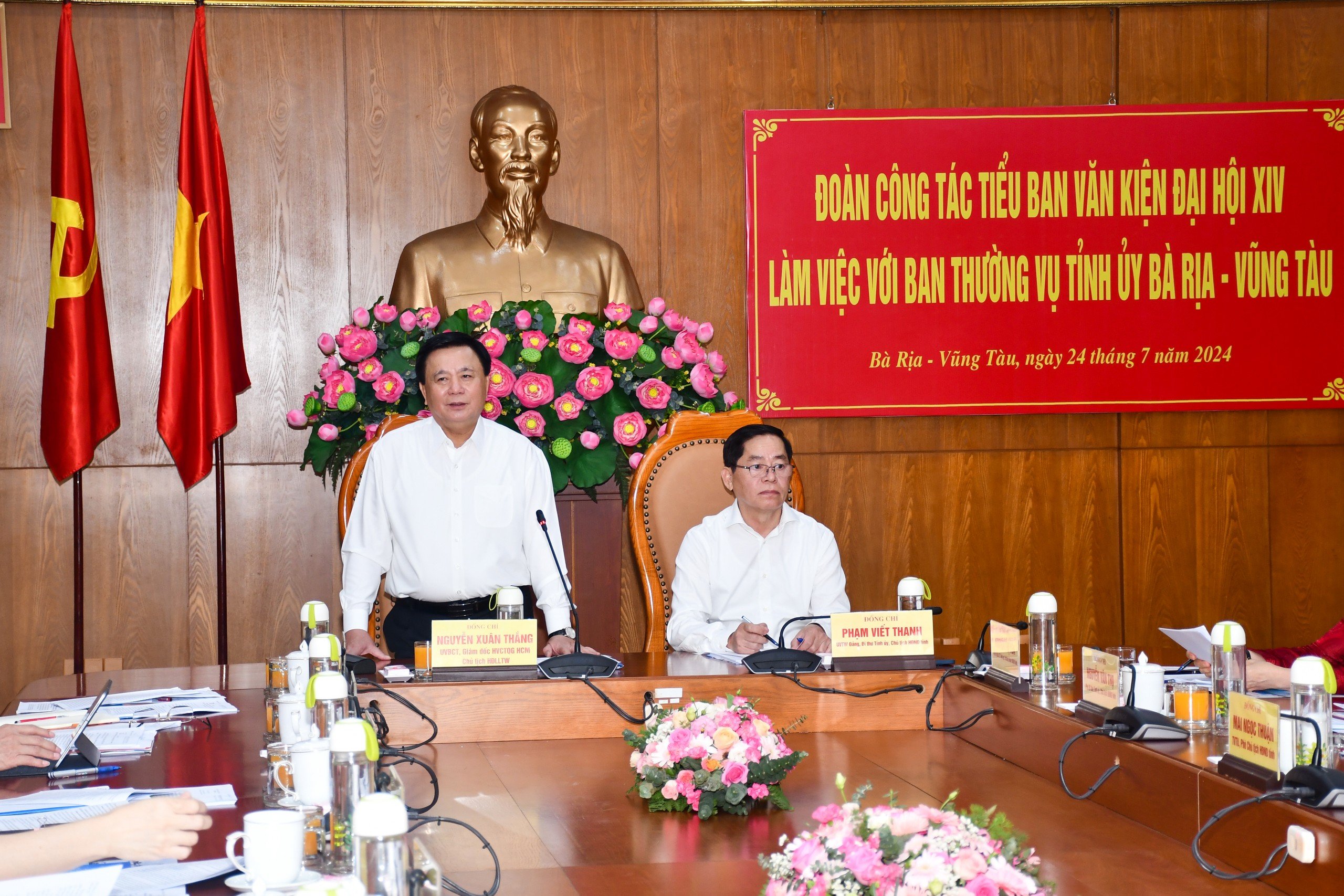 Ông Nguyễn Xuân Thắng, Uỷ viên Bộ Chính trị, Giám đốc Học viện Chính trị quốc gia Hồ Chí Minh, Chủ tịch Hội đồng Lý luận Trung ương phát biểu tại buổi làm việc.