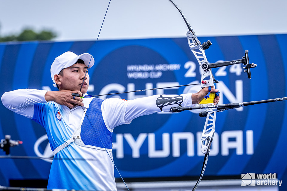 Cung thủ Lê Quốc Phong.