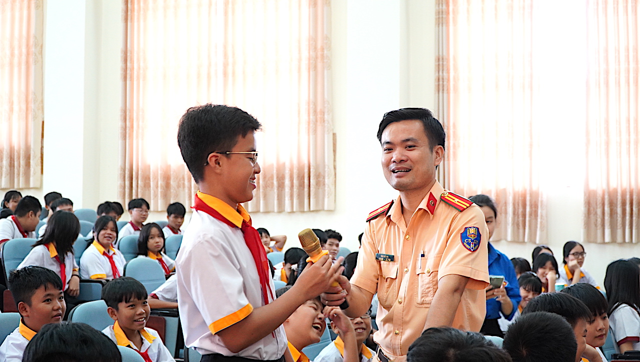 Tuyên truyền an toàn giao thông cho 100 học sinh Ngãi Giao