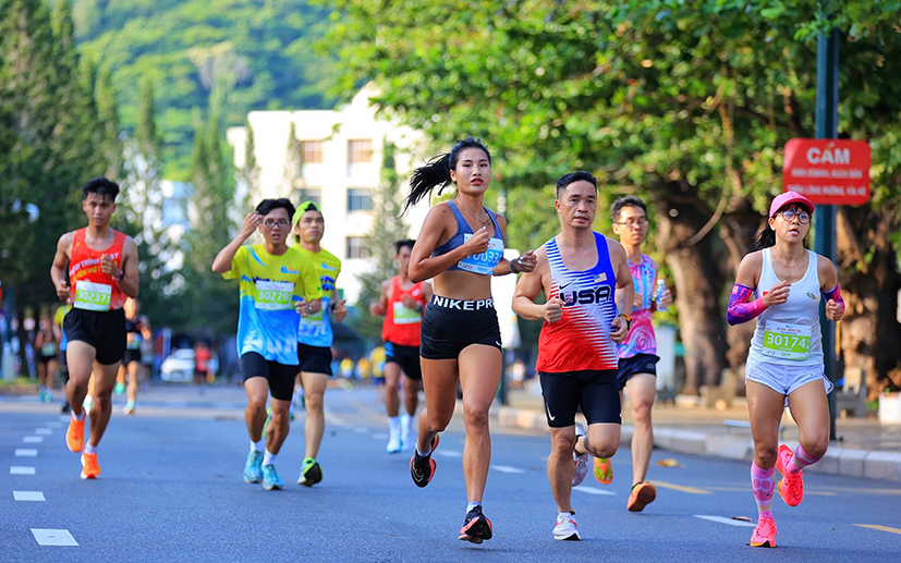 VĐV tranh tài tại giải.