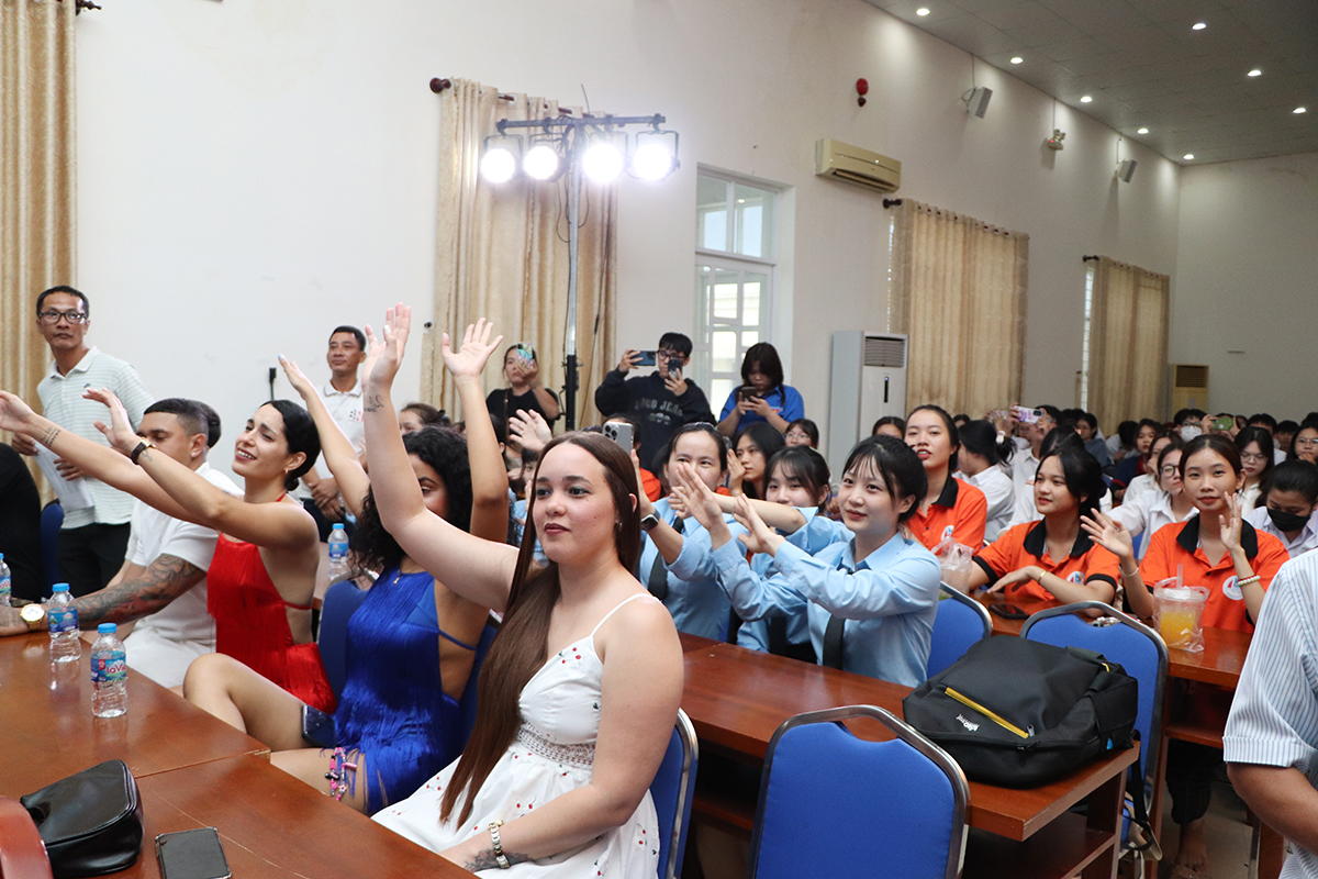 Giao lưu âm nhạc Việt Nam-Cuba