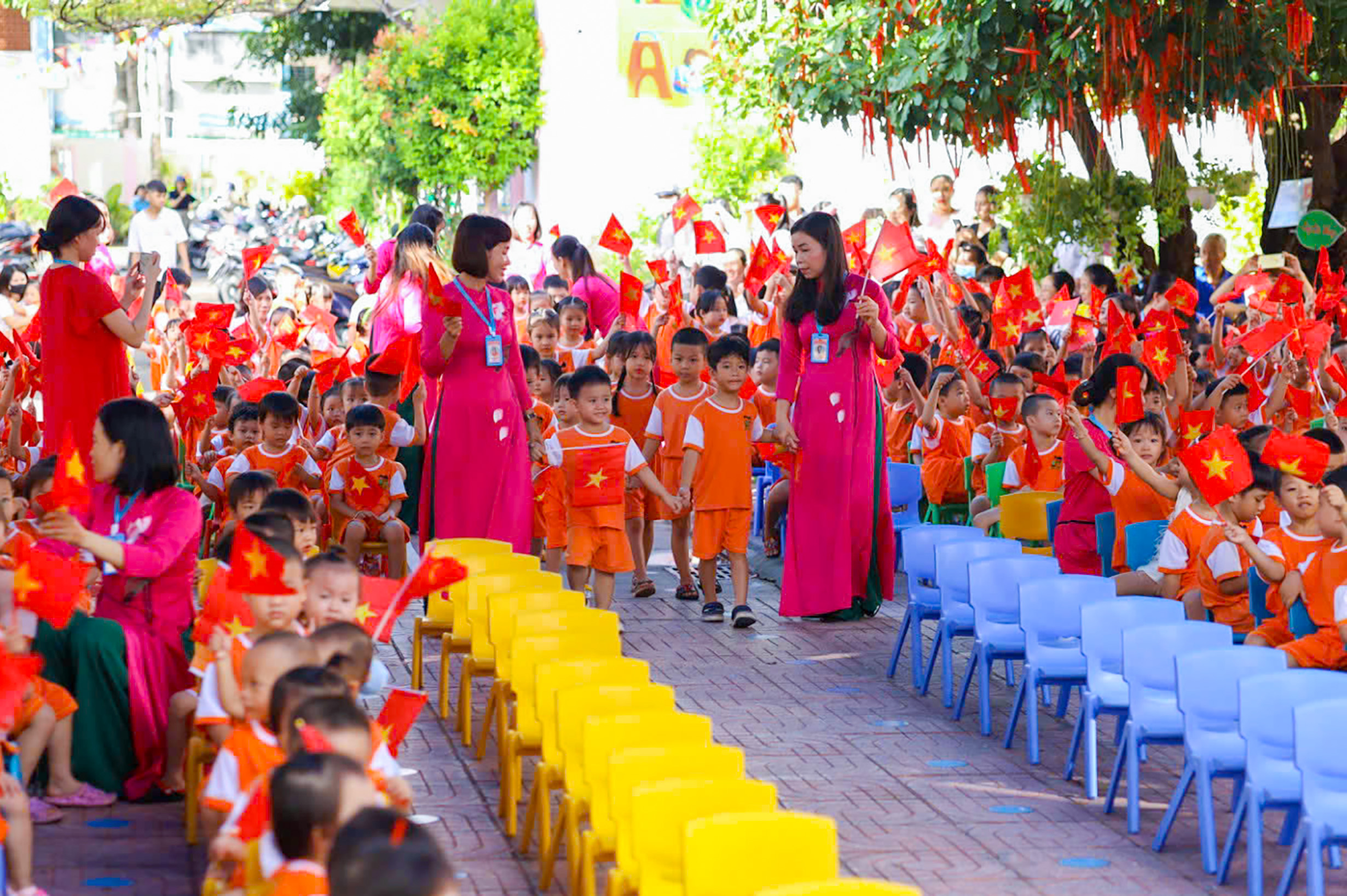 Niềm vui của cô và trò Trường MN Hương Sen (TP.Vũng Tàu) trong ngày khai giảng năm học mới.