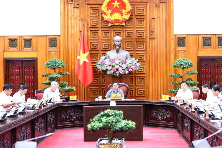 Thủ tướng Phạm Minh Chính, Trưởng Tiểu ban Kinh tế-Xã hội Đại hội đại biểu toàn quốc lần thứ XIV của Đảng chủ trì phiên họp. Ảnh: Nhật Bắc