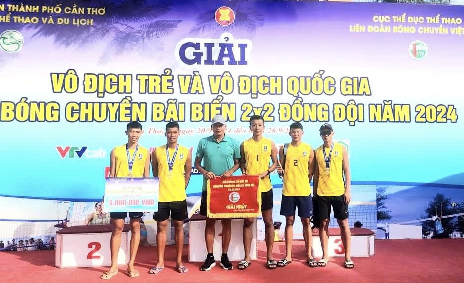 Đội tuyển bóng chuyền bãi biển Bà Rịa - Vũng Tàu giành HCV.