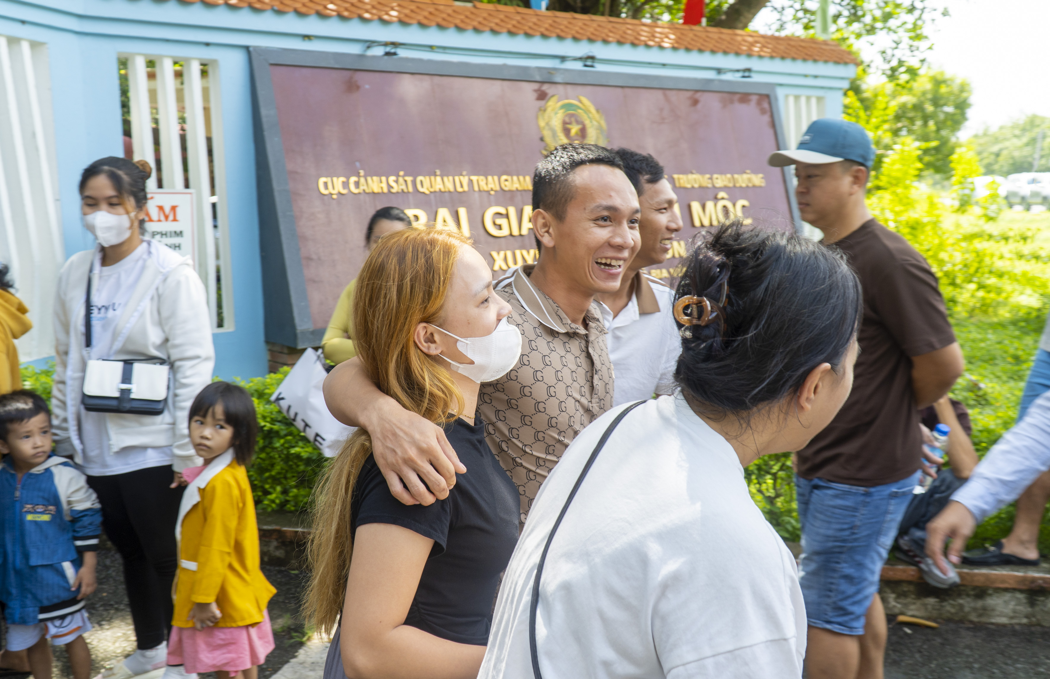 ...và niềm vui trong ngày đoàn tụ gia đình.