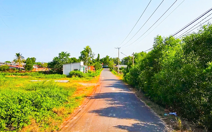 Một con đường vùng đồng bào dân tộc thiểu số ở xã Bông Trang, huyện Xuyên Mộc được Nhà nước đầu tư khang trang.