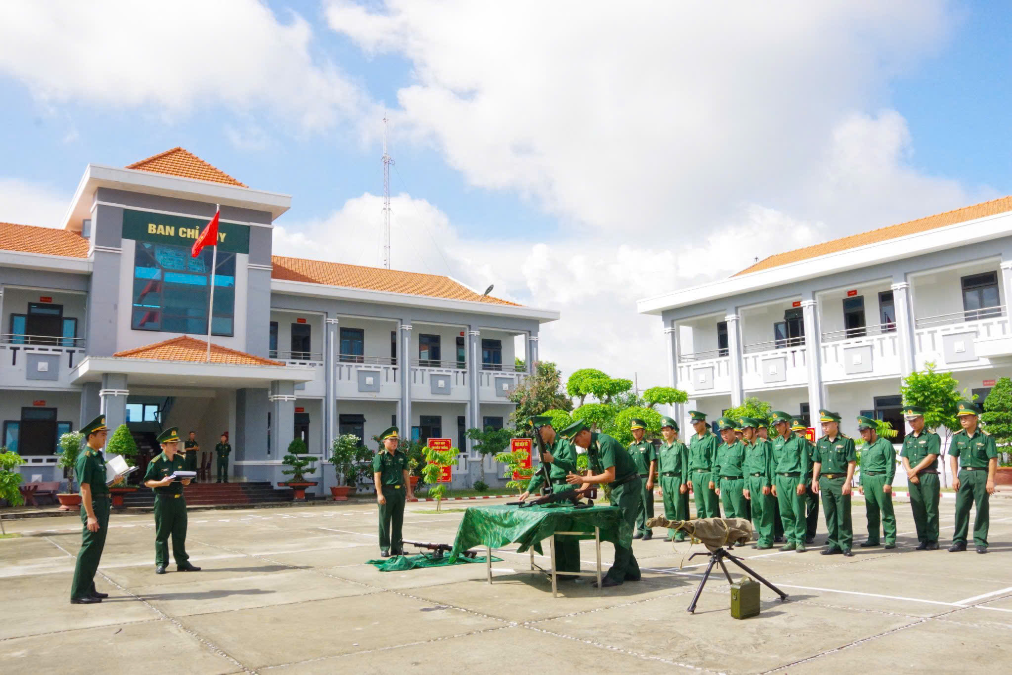 Bộ đội Biên phòng tỉnh kiểm tra công tác huấn luyện tại Đồn Biên phòng Bình Châu.