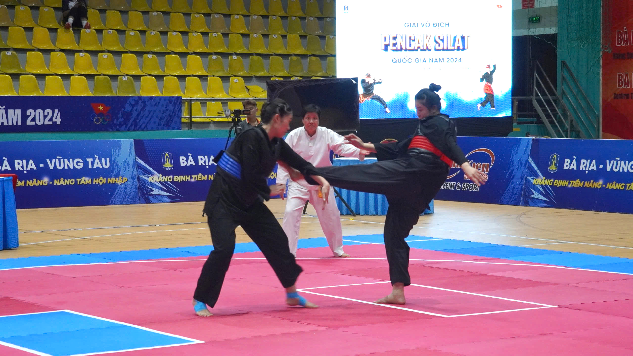 Giải vô địch pencak silat quốc gia là cơ hội để các VĐV Bà Rịa-Vũng Tàu cọ xát thi đấu. Trong ảnh: Các VĐV thi đấu tại Giải vô địch pencak silat quốc gia năm 2024.