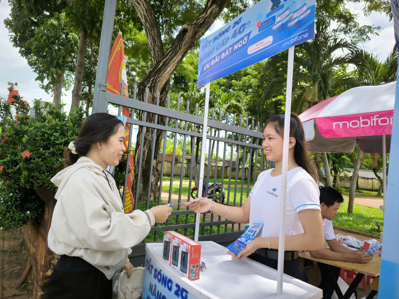 Trong thời gian qua, các nhà mạng đã thực hiện nhiều giải pháp giúp người đang dùng thuê bao 2G only chuyển đổi điện thoại.