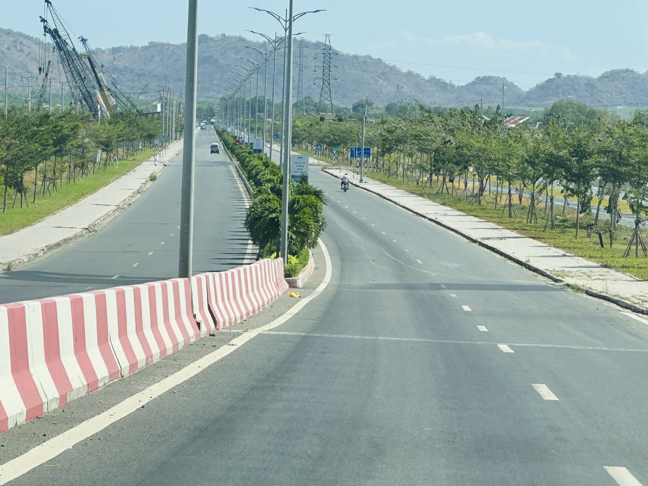 Đường Phước Hòa - Cái Mép (TX. Phú Mỹ) đến nay đã hoàn thành và thông xe từ năm 2020, giúp hàng hóa từ các tỉnh Đông Nam Bộ đến cảng CM-TV và ngược lại được thuận lợi.