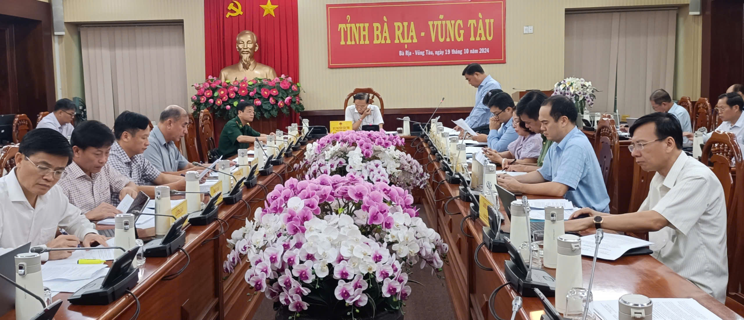 Chủ tịch UBND tỉnh Nguyễn Văn Thọ chủ trì cuộc họp Ban Chỉ đạo IUU sáng ngày 19/10.
