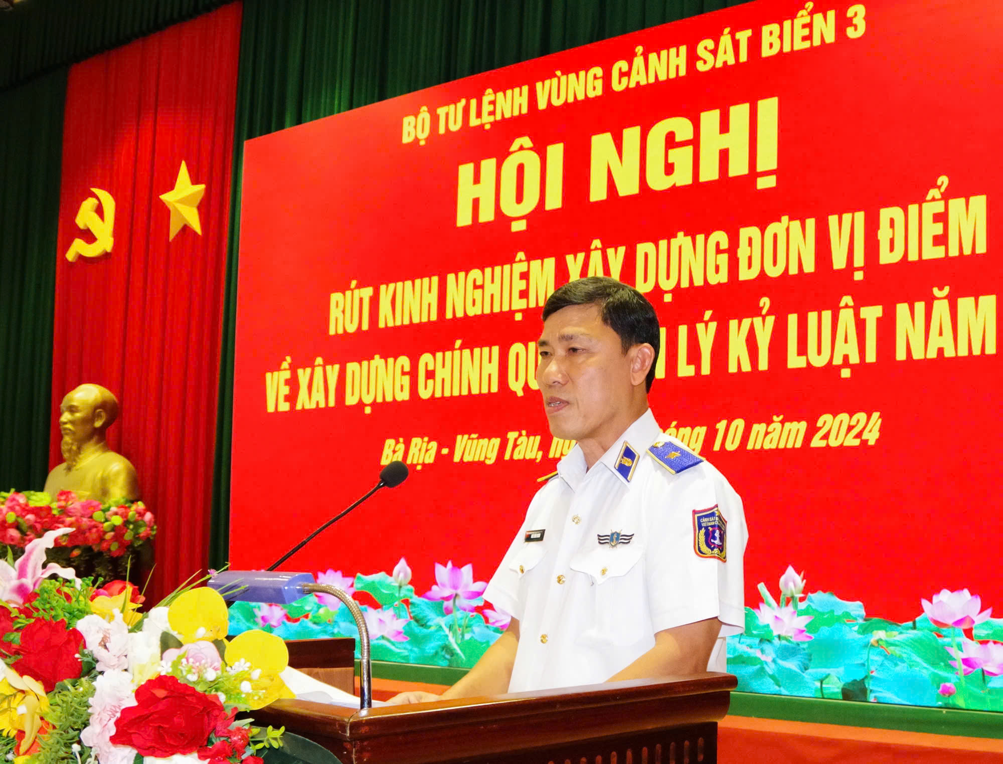 Thiếu tướng Ngô Bình Minh, Tư lệnh Vùng Cảnh sát biển 3 phát biểu kết luận hội nghị.