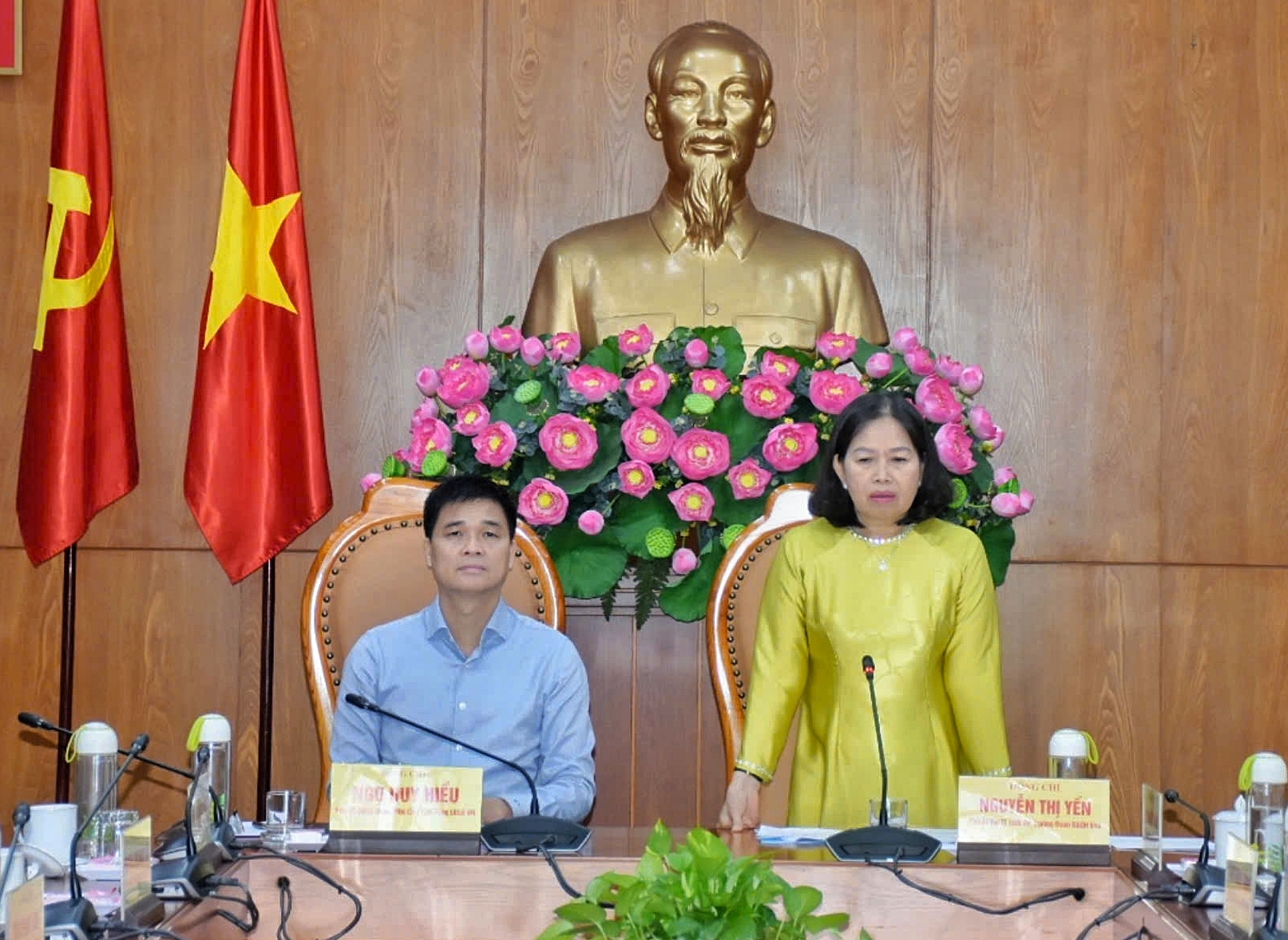 Bà Nguyễn Thị Yến, Phó Bí thư Thường trực Tỉnh ủy, Trưởng Đoàn ĐBQH tỉnh phát biểu tại buổi làm việc.