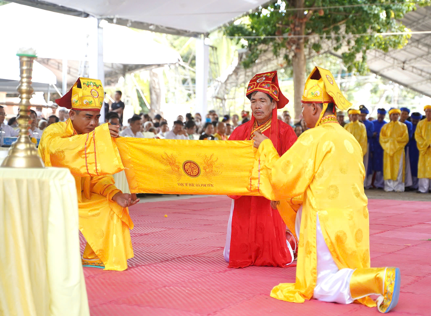 Nghi thức đọc văn Tế lễ trong lễ chính Lễ giỗ Bà Phi Yến lần thứ 239.