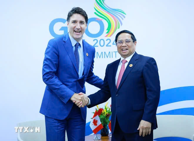 Thủ tướng Phạm Minh Chính gặp Thủ tướng Canada Justin Trudeau.