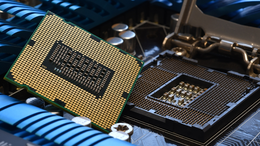 Trung Quốc cấm xuất khẩu một số nguyên liệu quan trọng trong sản xuất chip sang Mỹ.