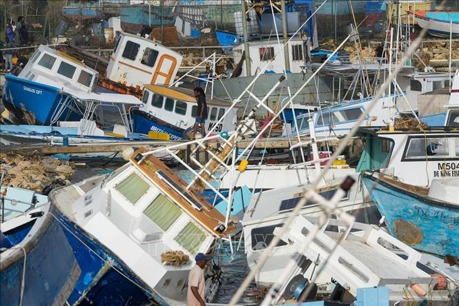 Tàu cá bị phá hủy do bão Beryl tại Barbados ngày 1/7/2024.