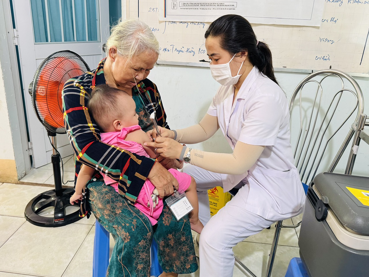 Tiêm vắc xin là biện pháp hiệu quả nhất để phòng ngừa bệnh sởi.