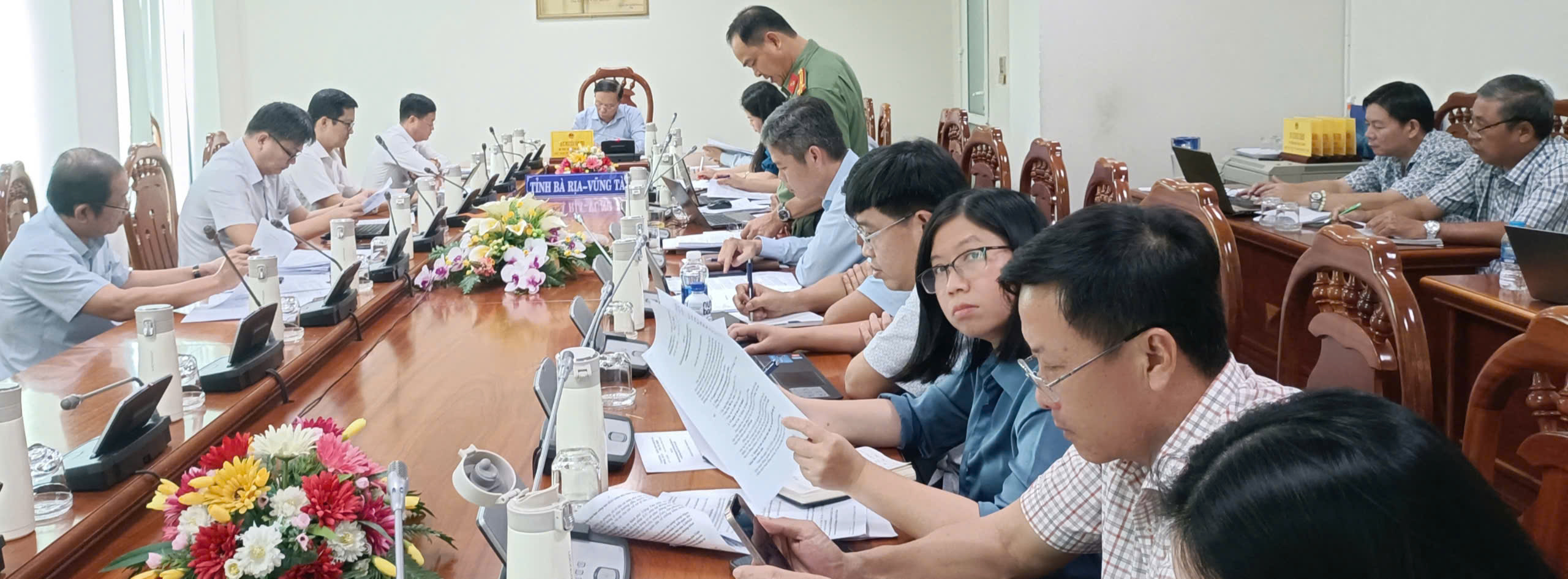 Đại diện Công an tỉnh báo cáo tại cuộc họp chống khai thác IUU ngày 21/12.