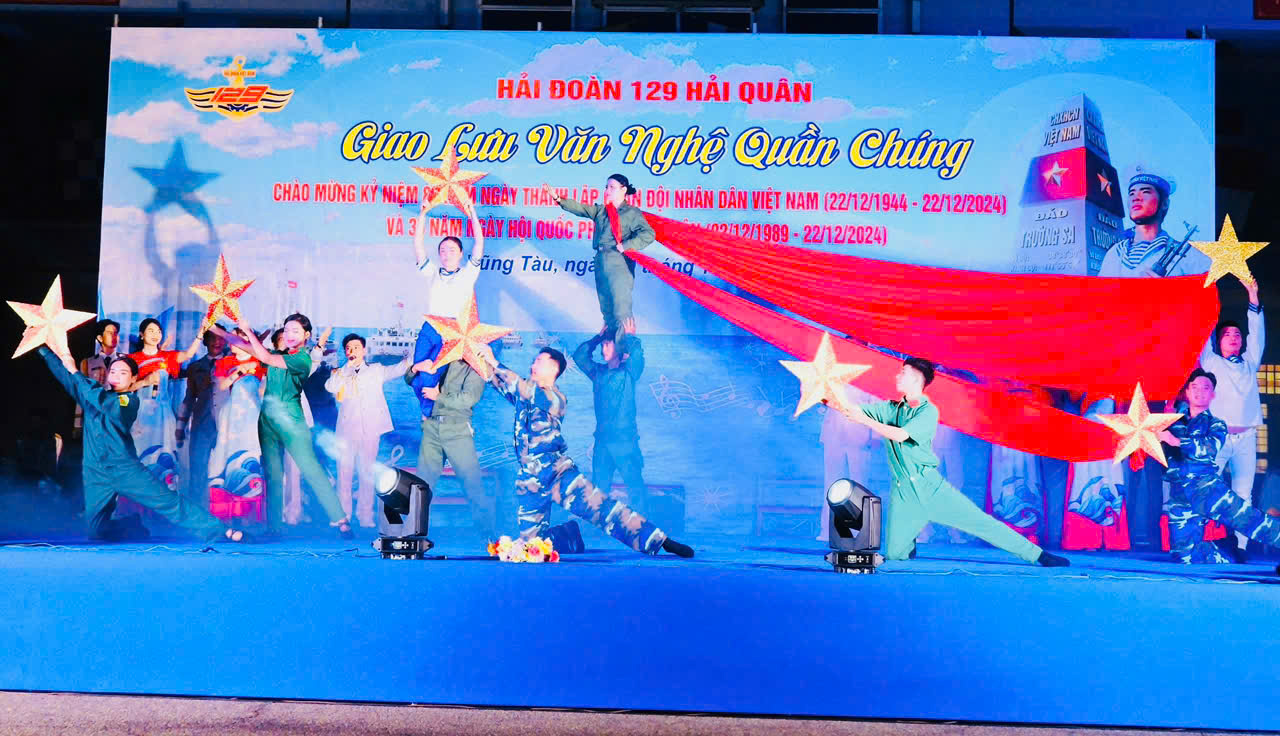 Chương trình giao lưu văn nghệ quần chúng tại các đơn vị lực lượng vũ trang của Trung tâm Văn hóa tỉnh diễn ra từ ngày 5 đến 21/12.