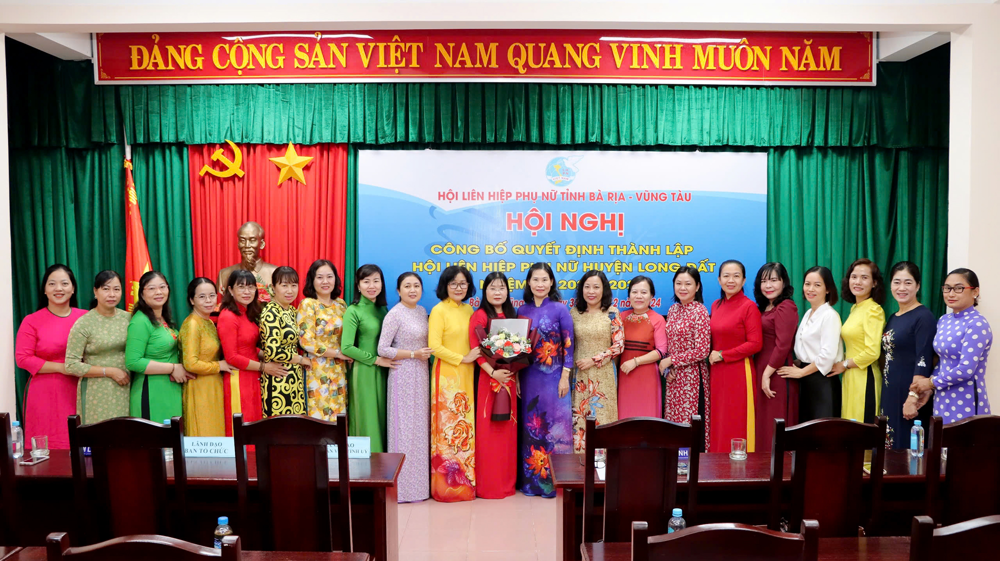 Ban Chấp hành Hội LHPN huyện  Long Đất, nhiệm kỳ 2021-2026 ra mắt.