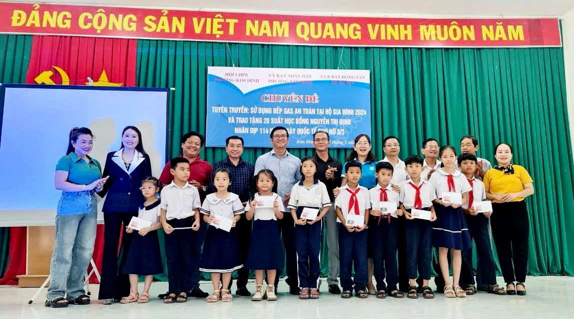 ngoài nhiệm vụ chuyên môn, CLB bất động sản TP. Bà Rịa còn tổ chức nhiều hoạt động hướng tới cộng đồng