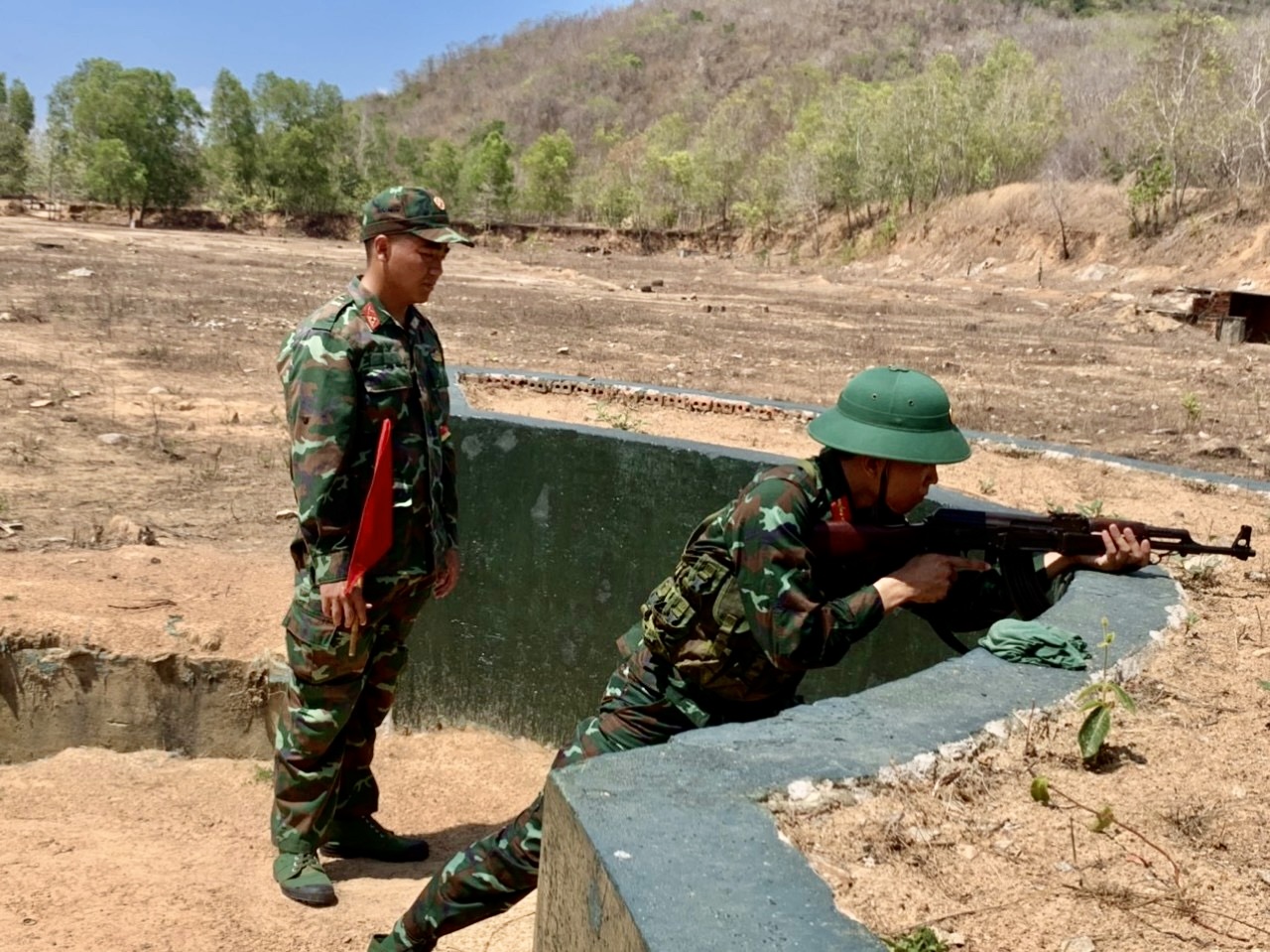 Huấn luyện chiến sĩ mới tại Trung đoàn Minh Đạm.