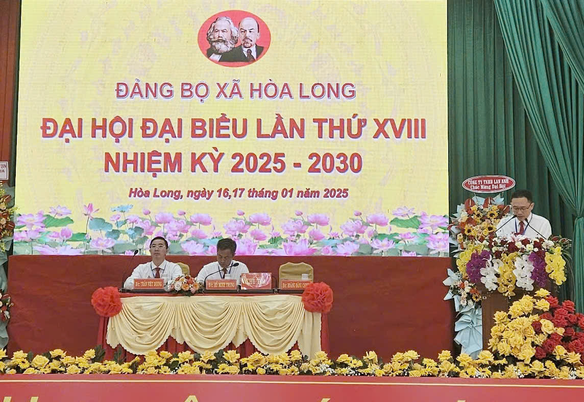 Đoàn chủ tịch Đại hội.