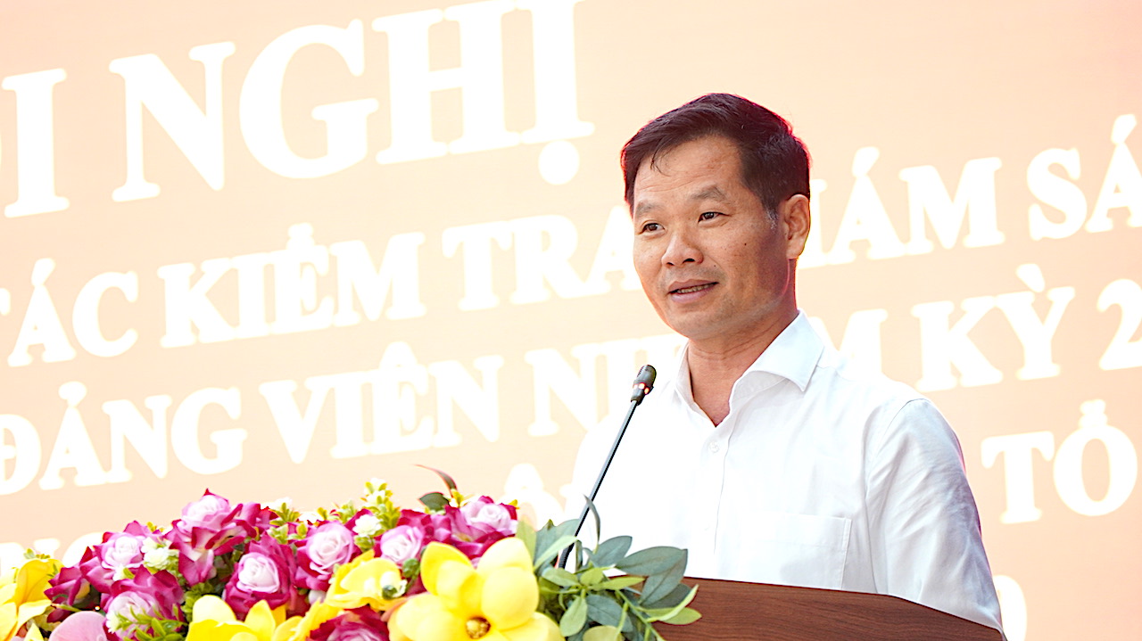 Ông Lê Thanh Liêm,  Phó Bí thư Thường trực Huyện ủy Châu Đức phát biểu tại hội nghị.