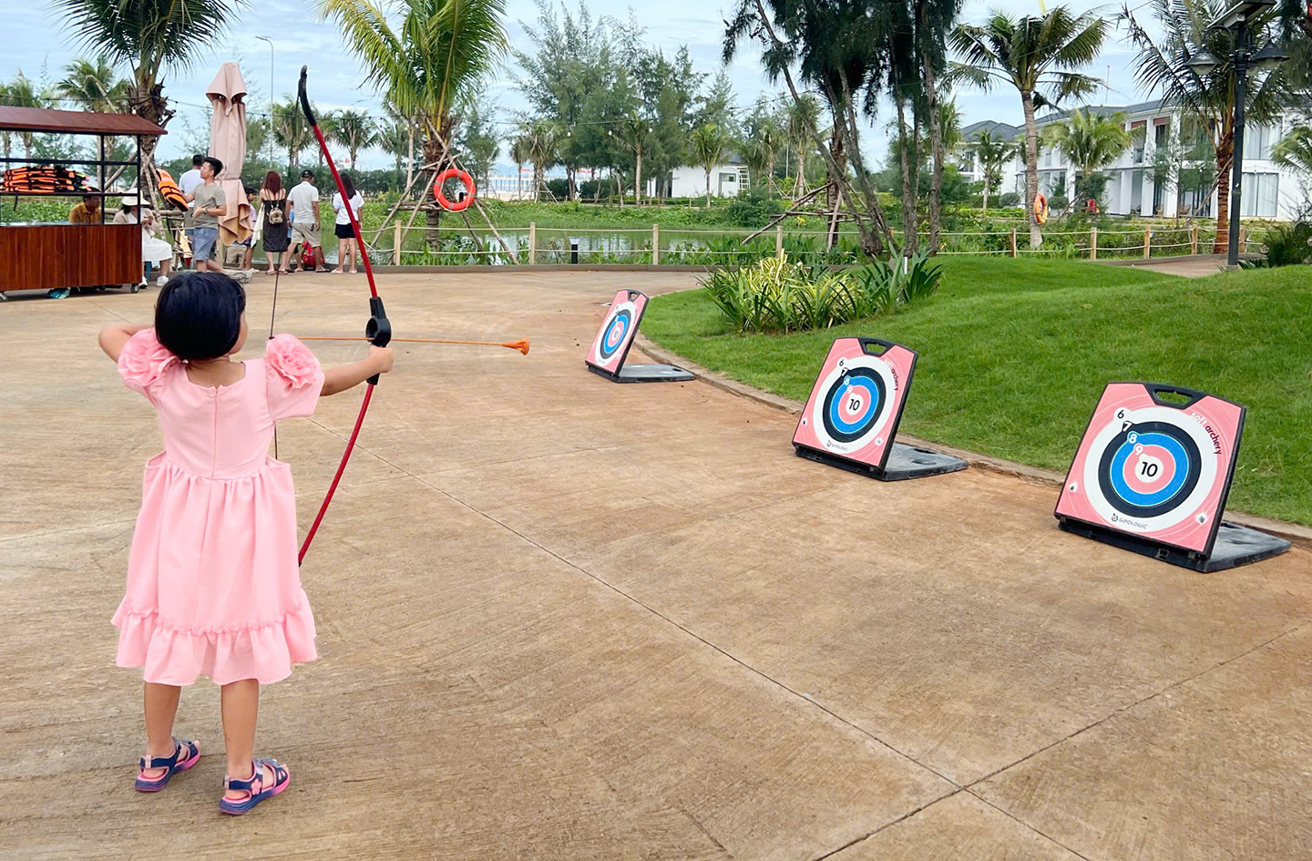 Emerald Hồ Tràm Resort sôi động không gian giải trí cho du khách thư giãn.