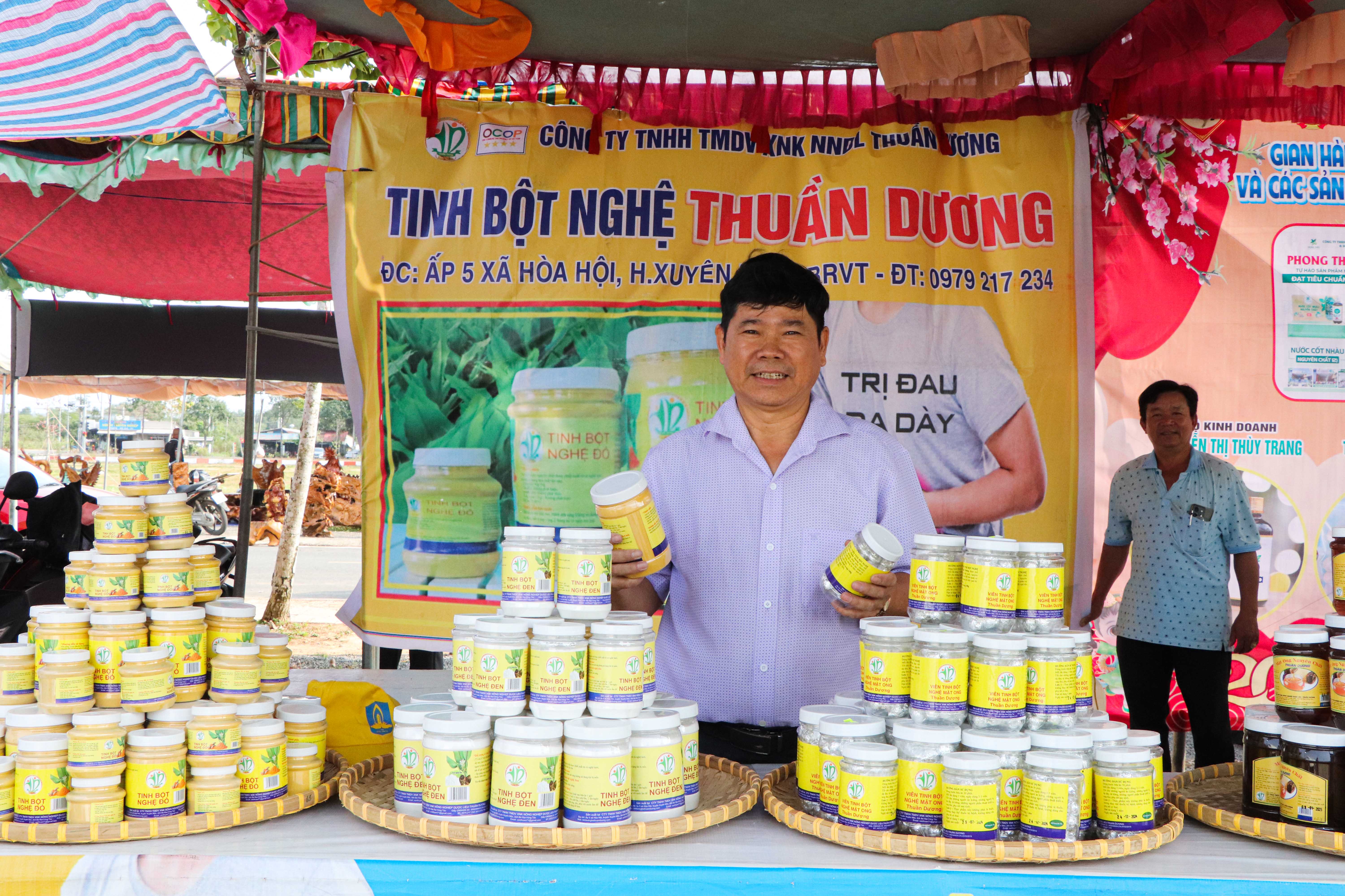 Sản phẩm tinh bột nghệ Thuần Dương (xã Hòa Hội) đã được khách hàng trong và ngoài tỉnh biết đến.