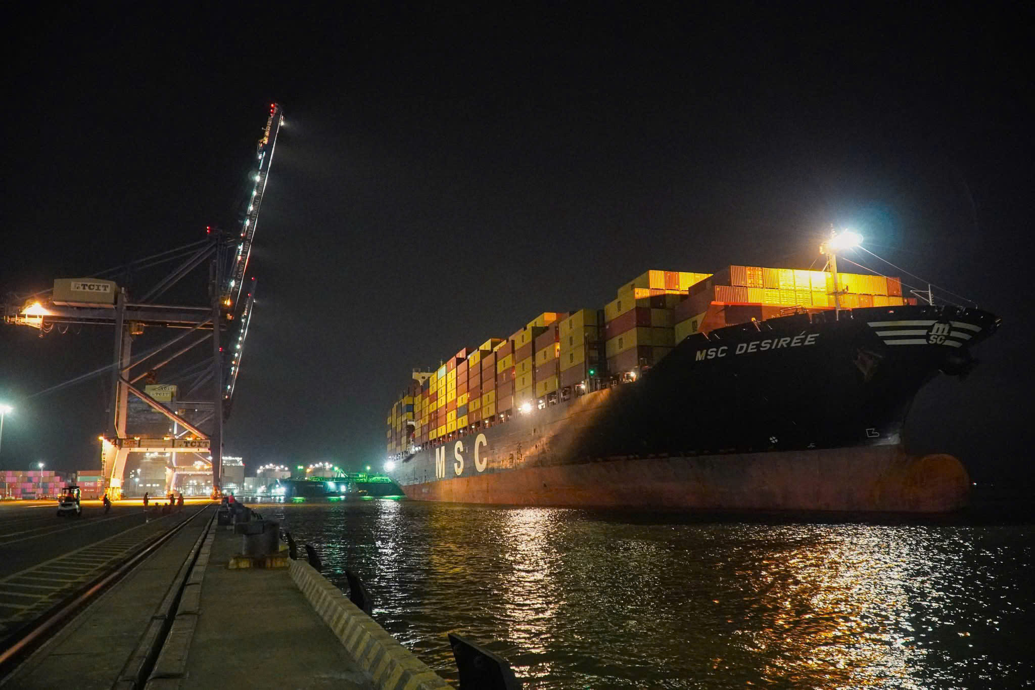Tàu đầu tiên của MSC cập cảng TCIT